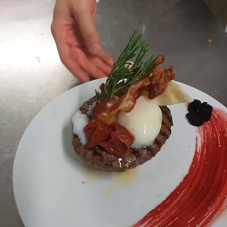 ホテル St. Moritz 3*